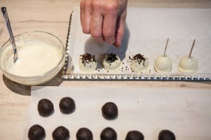 Čokoladne kuglice sa oreo keksom — korak 4