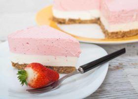 Torta sa jagodama i belom čokoladom