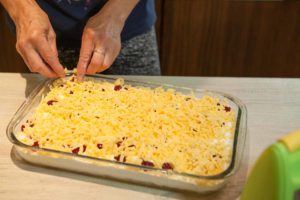 Kolač sa jogurtom i pavlakom — korak 5