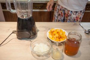 Smrznuti jogurt sa breskvama — korak 1