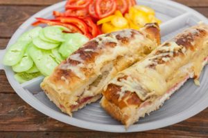 Topli sendvič sa kifla hlebom — korak 6