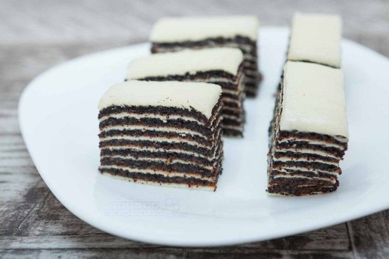 Posna torta sa makom