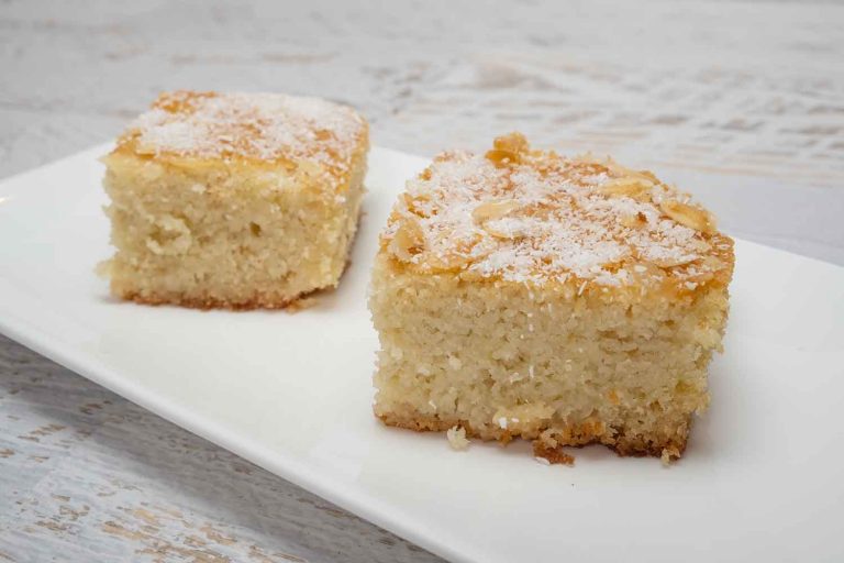 Sočne kokos griz kocke