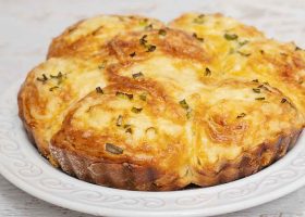 Slani pužići sa lukom