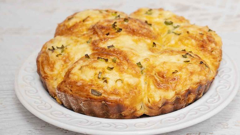 Slani pužići sa lukom