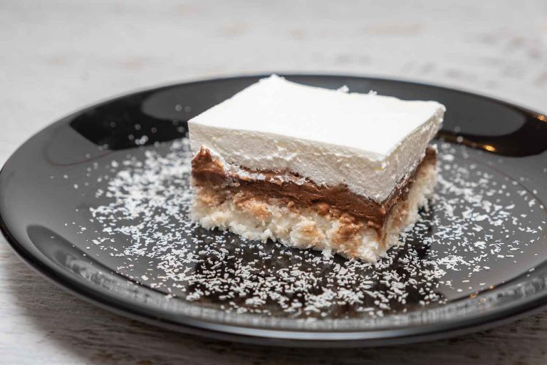 Sočne crno bele kocke