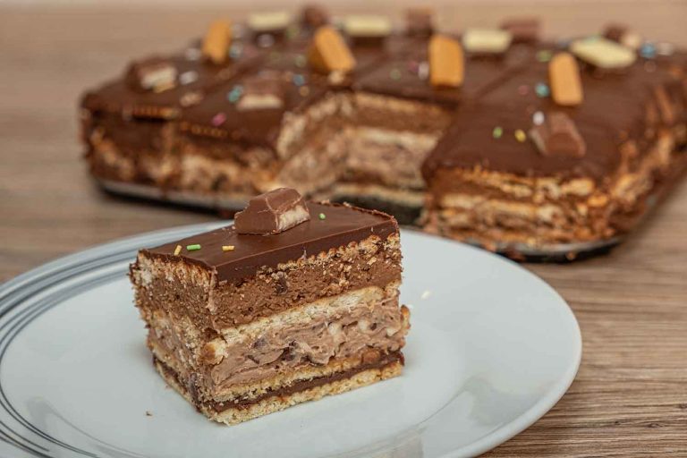 Keks torta sa čokoladnim bananicama