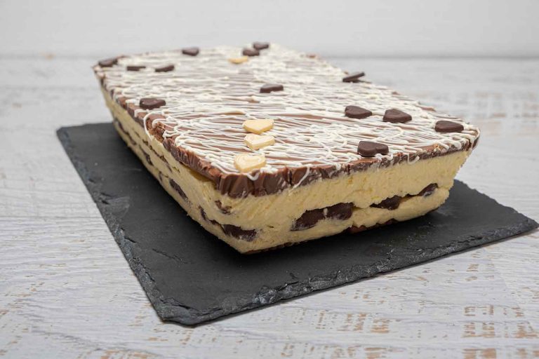 Keks torta sa medenim srcem