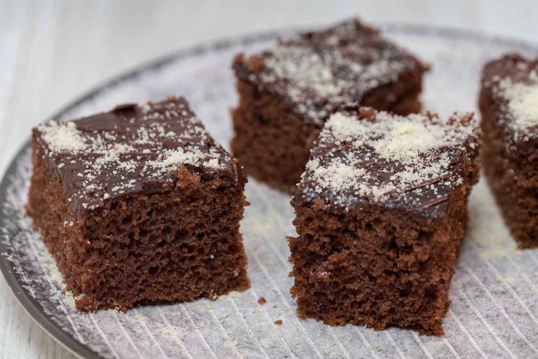 Jednostavne sočne čokoladne kocke